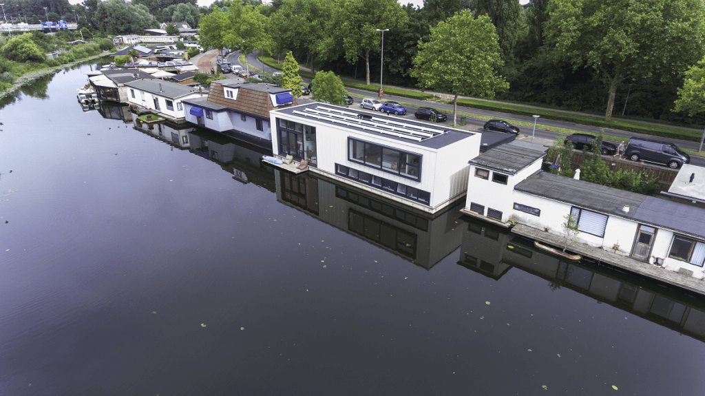 1 drijvende-woning-kanaalweg-55-3-1024x575